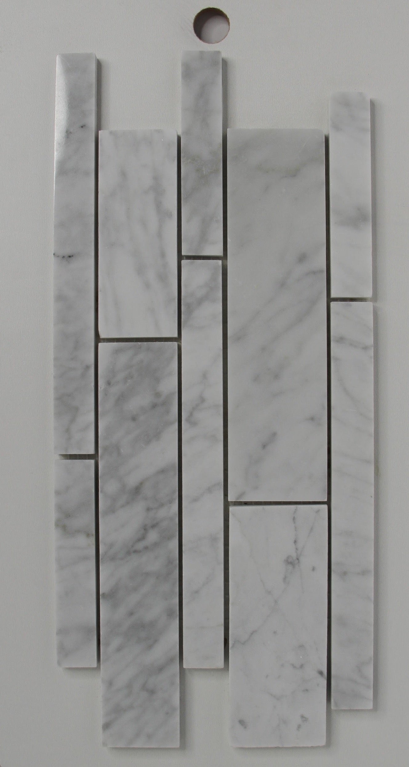 Random Strips Bianco Carrara